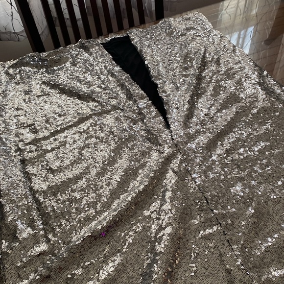 Sequin shimmer maxi skirt with slit - Picture 5 of 7